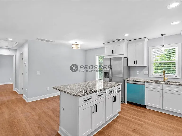 103 Cliffside Dr — Photo 3