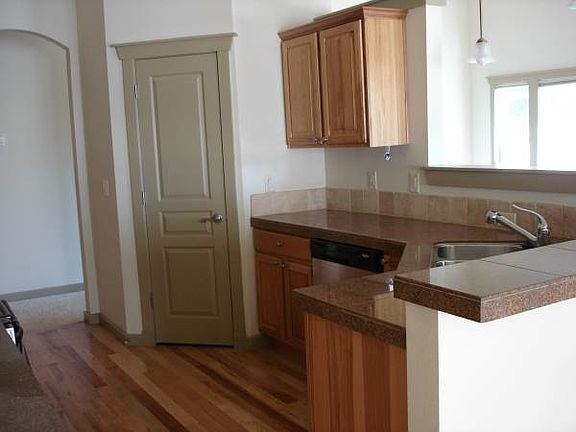 3rd image of 6135 N Bandon Pl