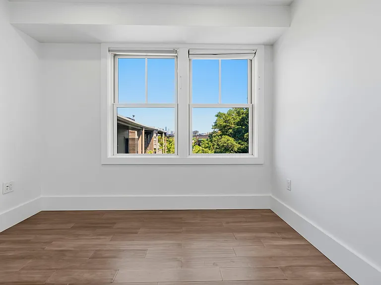 10 Spring Garden St #3 — Photo 22