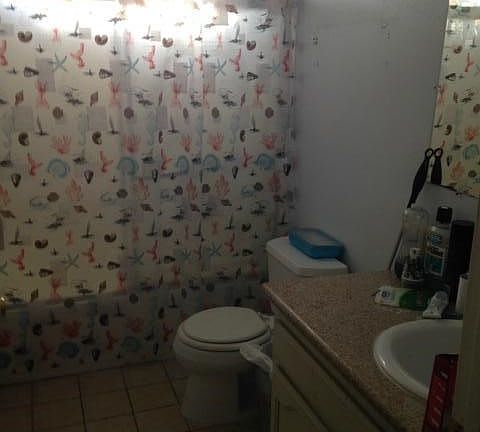 3rd image of 16615 Athol St