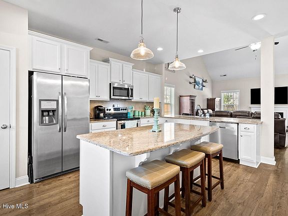 2nd image of 133 Bridgehaven Drive