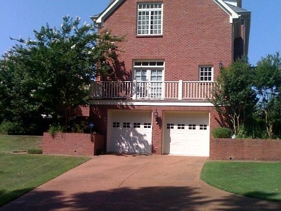 Beautiful side porch and Full Basement