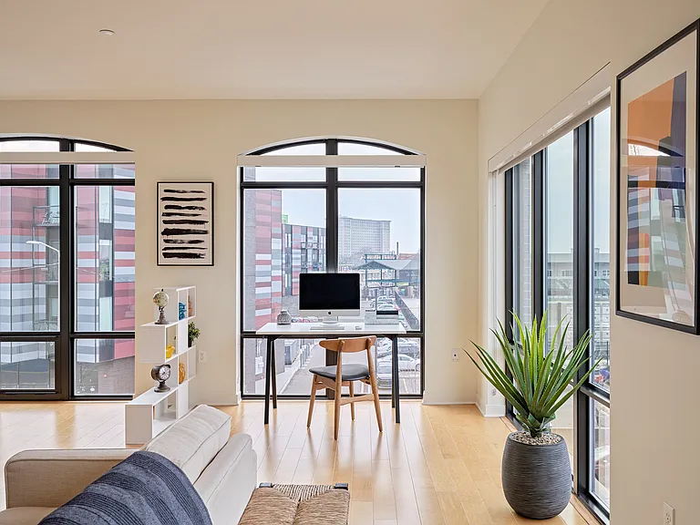 Elton Park Corktown Apartments — Photo 1