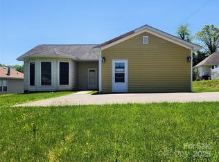 979 W Chapel Rd, Asheville, NC 28803