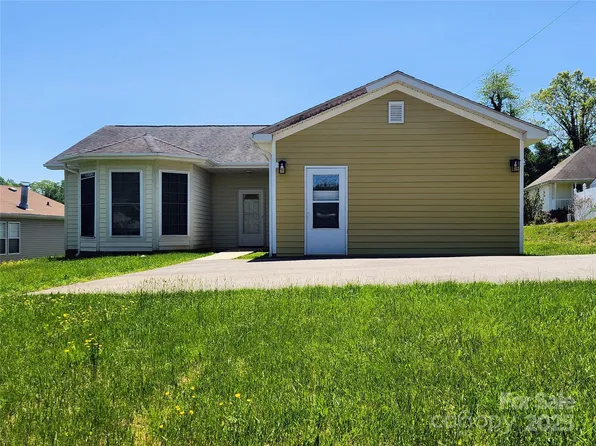 979 W Chapel Rd, Asheville, NC 28803