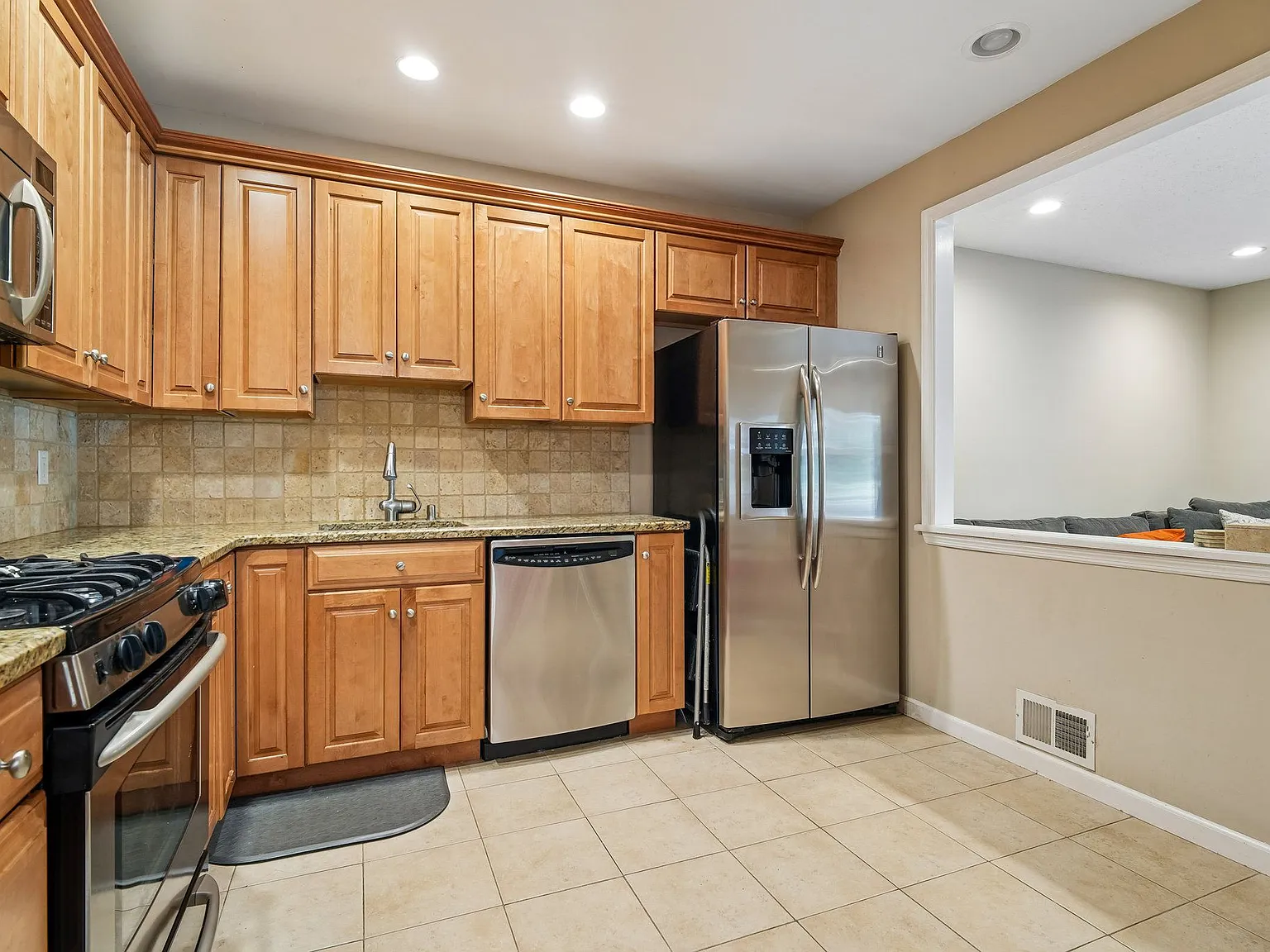 3 bed, 2.5 bath, $4,750 — Photo 4