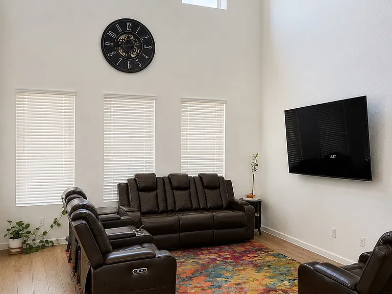2302 Grande Laurel Ct — Photo 3