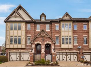 62 Bluestone Dr, St Charles, IL 60174