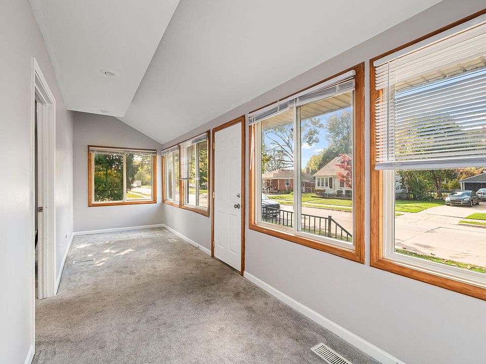 22134 Pleasant Ave, photo 9