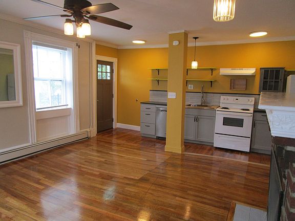 3rd image of 216 Irving St Floor 2