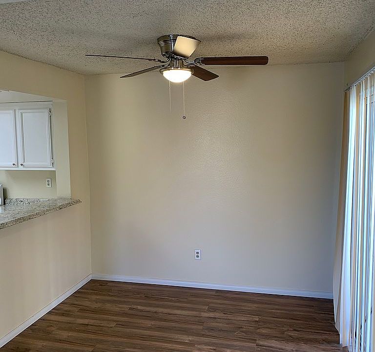 Large dining room w/patio