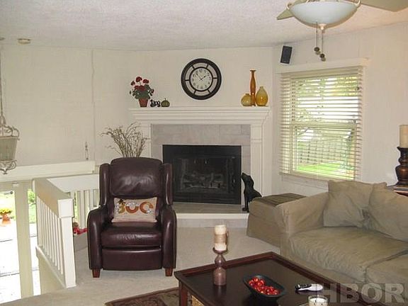 4th image of 204 Jeanette Dr