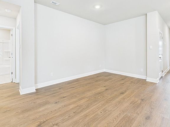 3rd image of 112 Top Ridge Rd