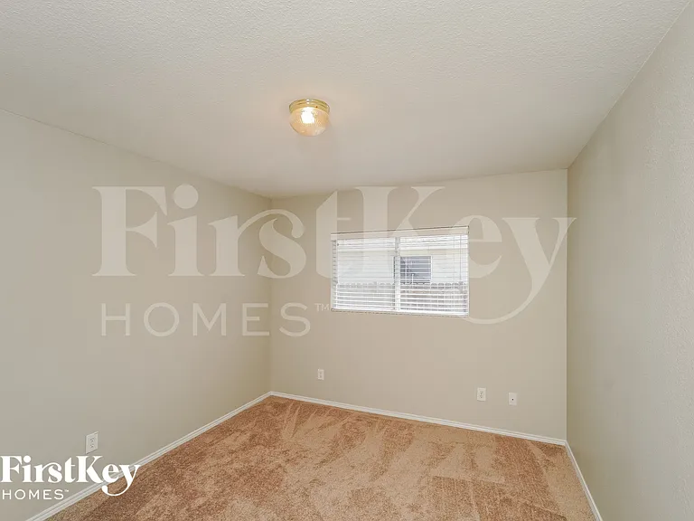 8027 Saratoga Knl — Photo 10