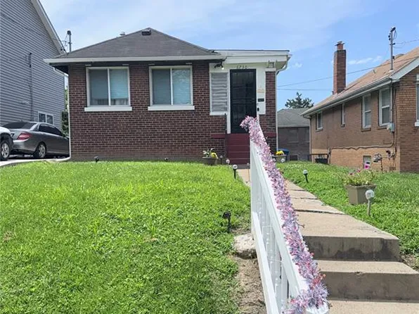6730 Wynhill Dr, Saint Louis, MO 63133