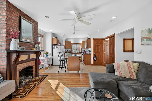 245 Edwards St #2R Photo 1