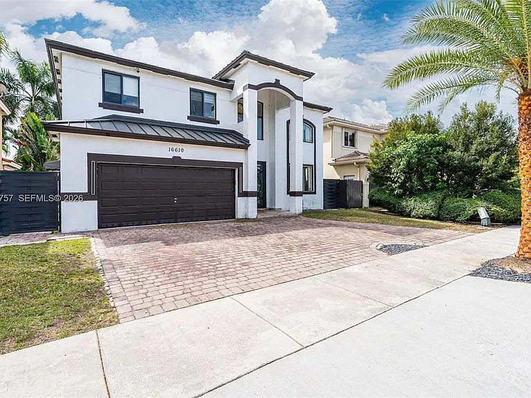 16610 SW 57th Ln — Photo 3