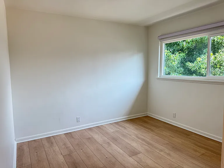 251 N Oakland Ave #D — Photo 7