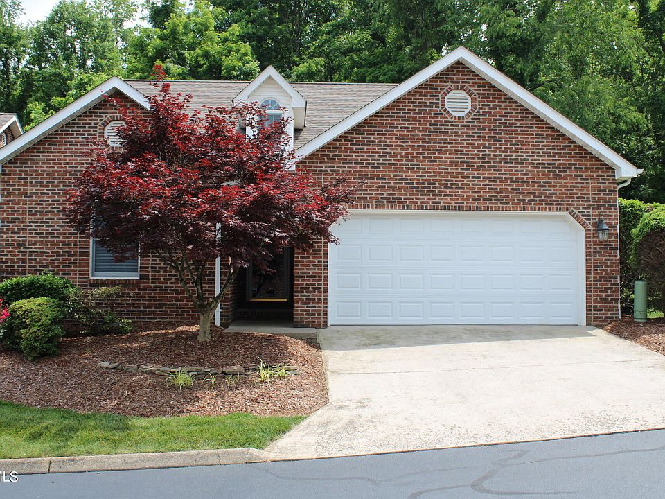 1st image of 6 Oak Leaf Ct #6