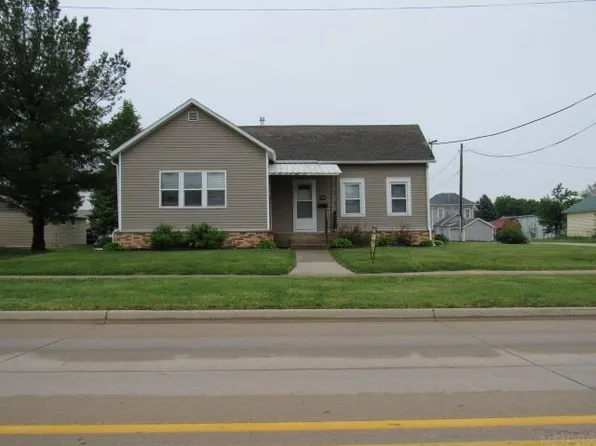 311 S Cedar St, Monticello, IA 52310