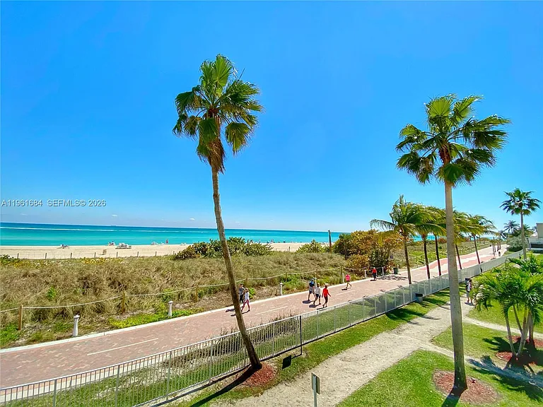 5601 Collins Ave #1423 — Photo 13