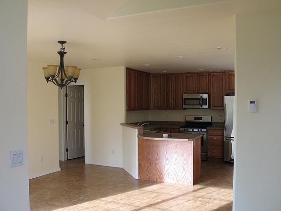 3rd image of 47519 Southbend Ct