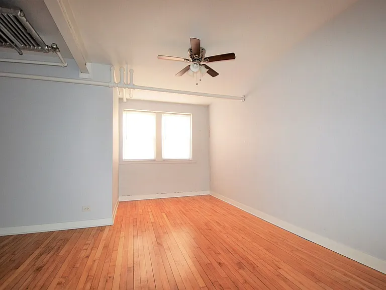 4824 W Addison St — Photo 7