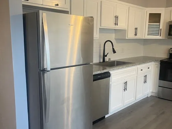 2283 E Shaw Ave #D, Fresno, CA 93710