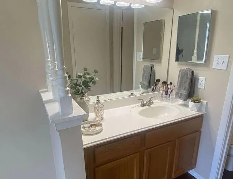Oak Hollow Apartments — Photo 18