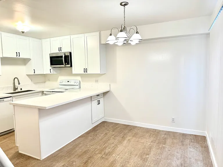 1845 Anaheim Ave #12A — Photo 4