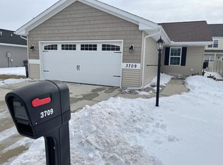 3709 Sandstone Dr, Champaign, IL 61822