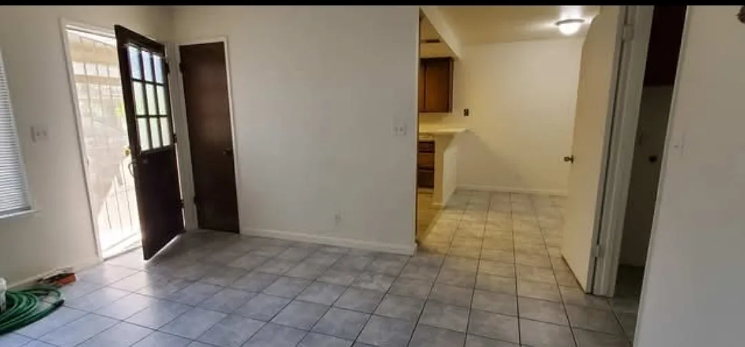 2 bed, 1.5 bath, 884 sqft, $1,450 — Photo 3