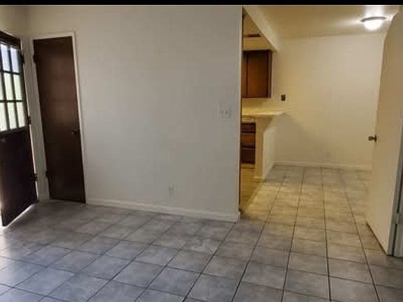 3rd image of 1901 Driftwood Dr APT 3