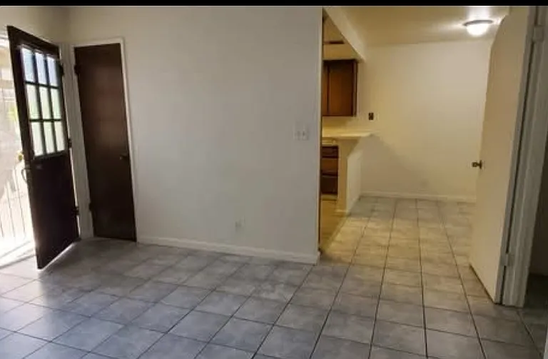 1901 Driftwood Dr #3 — Photo 3