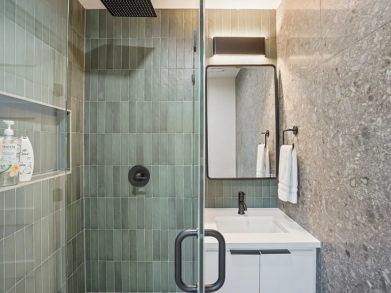 2304 Aldford Dr — Photo 25