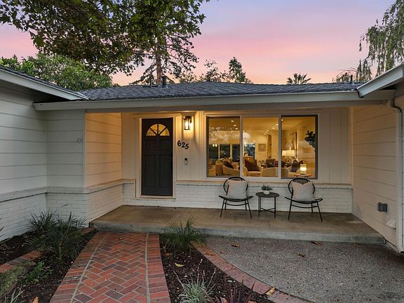 4th image of 625 Empey Way