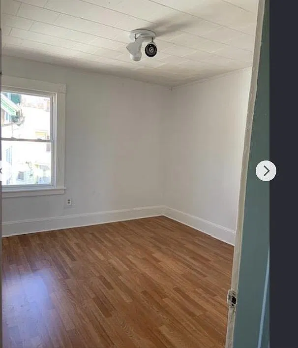 390 Washington Ave — Photo 2