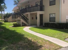 6704 Palmetto Cir, Boca Raton, FL