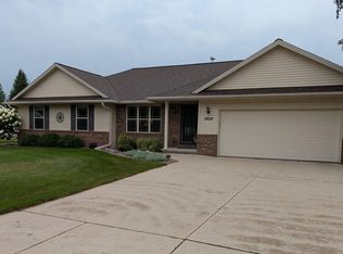 3652 S Ridge Rd, De Pere, WI 54115