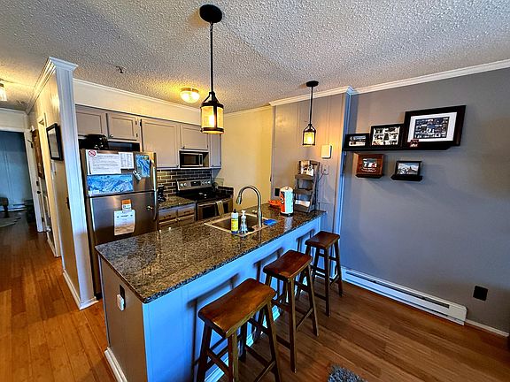 4th image of 110 Snowcrest #A