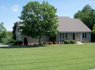 N72W38266 Lang Rd, Oconomowoc, WI 53066