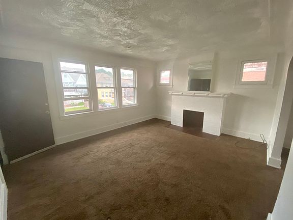 2nd image of 2671 Pasadena Ave