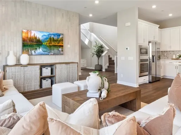 24492 Via El Balneario, Santa Clarita, CA 91354