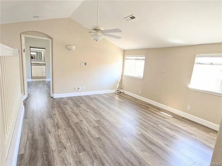 10 Santa Clara St — Photo 9