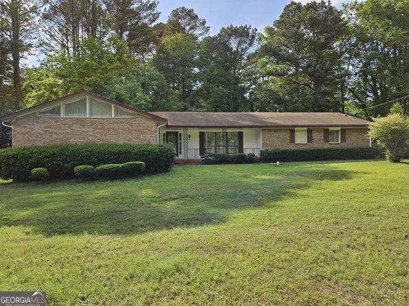 417 Ohern Ct, Stone Mountain, GA 30088