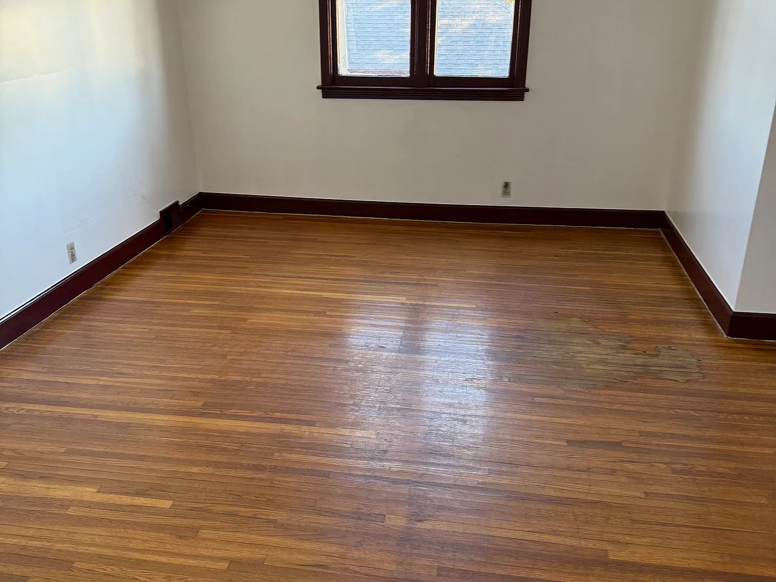 3 bed, 1464 sqft, $2,100 — Photo 1