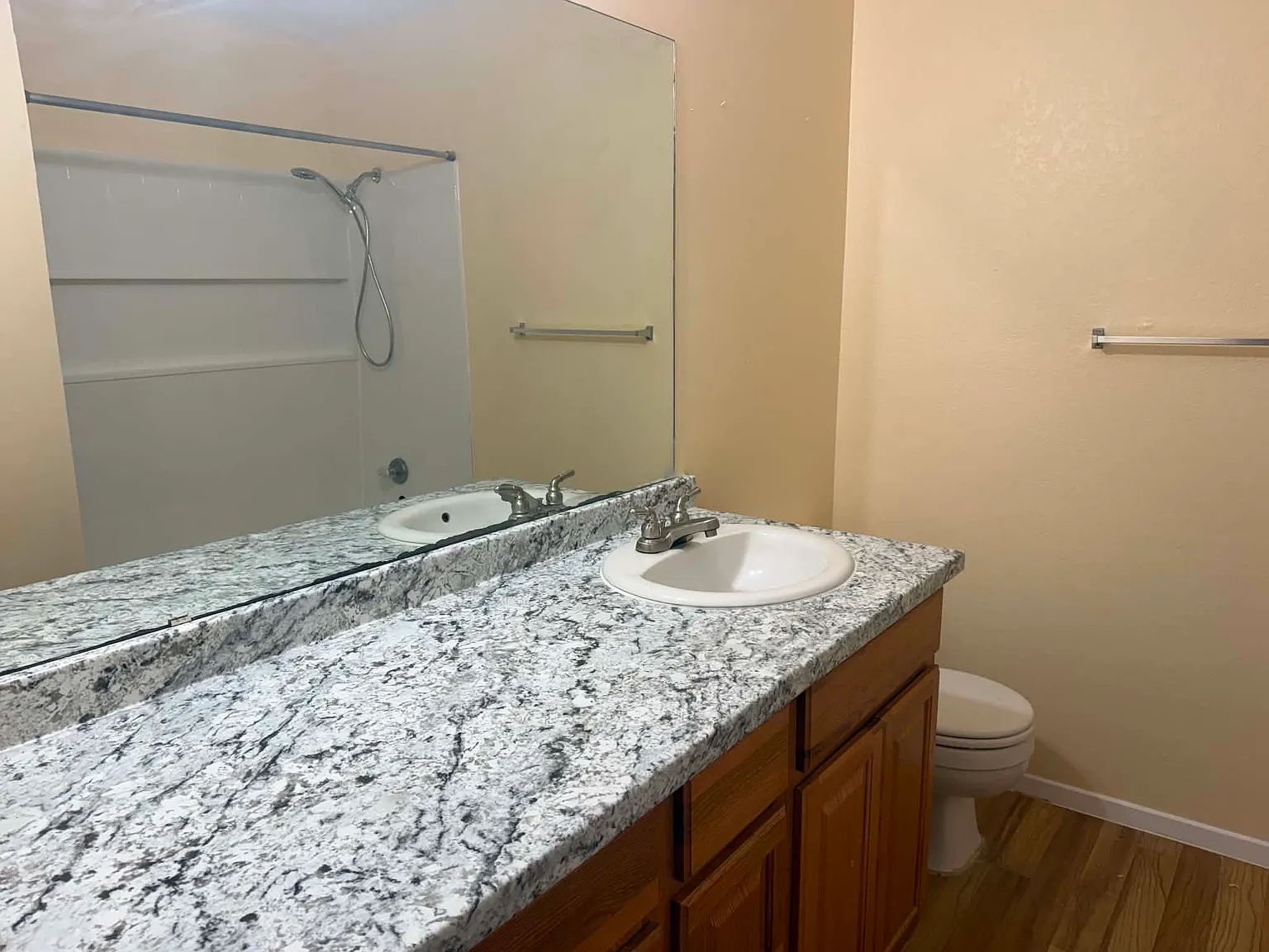 2 bed, 1100 sqft, $1,675 — Photo 3