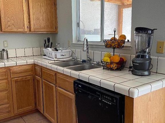 4th image of 931 B St