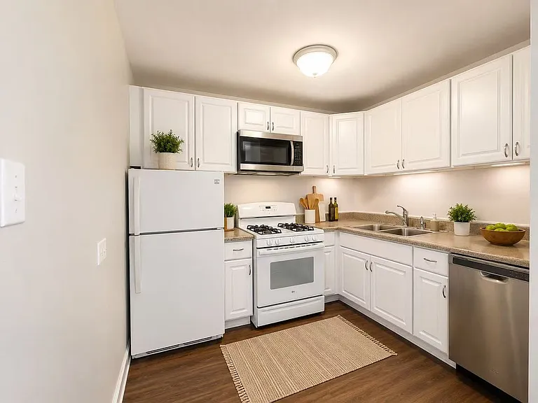 1450 E 55th Pl #1027S — Photo 3