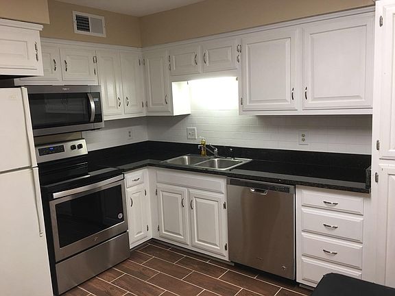 4th image of 2139A Acklen Ave